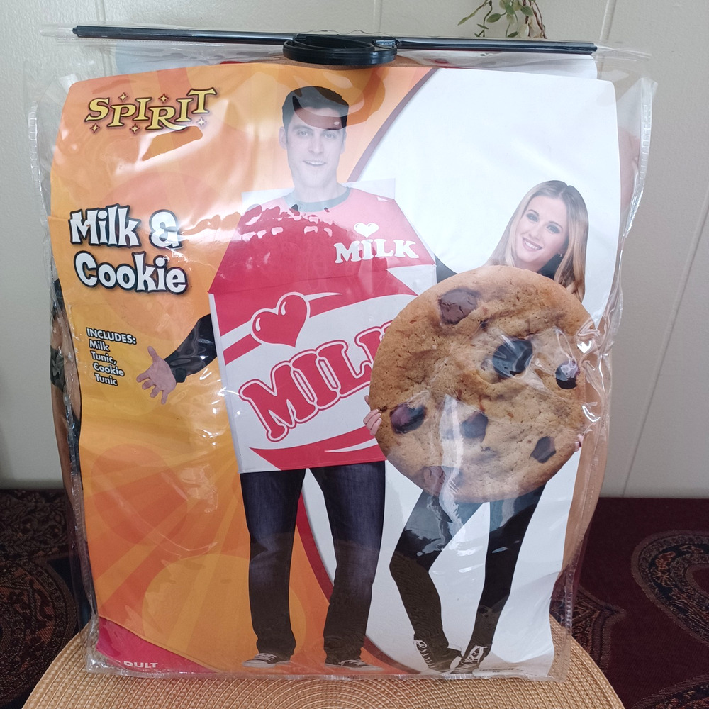 Milk and Cookie Couples Halloween Costume - Picture 1 of 4